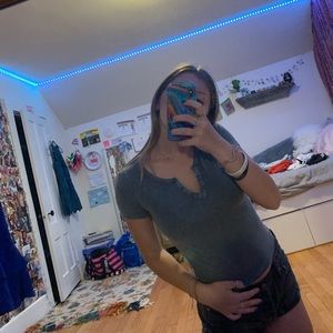 NWOT flattering hollister tee